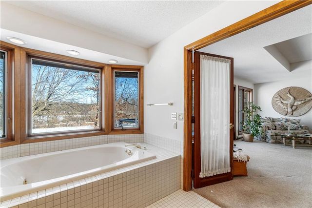 9556 27th Avenue, Eau Claire, WI 54703