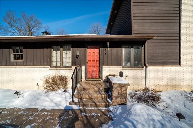 9556 27th Avenue, Eau Claire, WI 54703