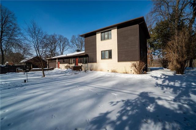 9556 27th Avenue, Eau Claire, WI 54703
