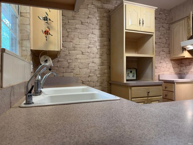7344 Oakpark Drive, Newburgh, IN 47630