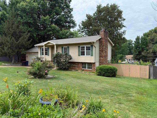 7344 Oakpark Drive, Newburgh, IN 47630