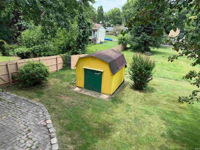7344 Oakpark Drive, Newburgh, IN 47630