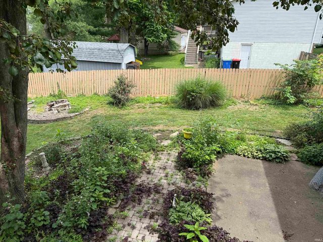 7344 Oakpark Drive, Newburgh, IN 47630