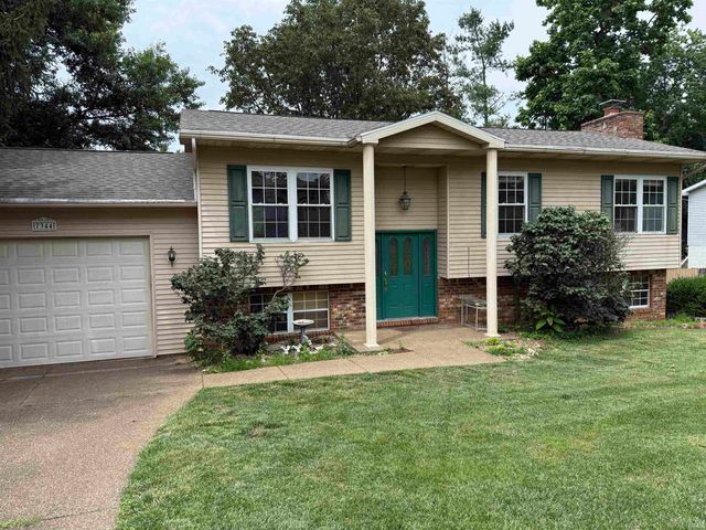 7344 Oakpark Drive, Newburgh, IN 47630