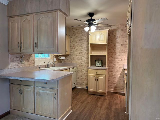 7344 Oakpark Drive, Newburgh, IN 47630