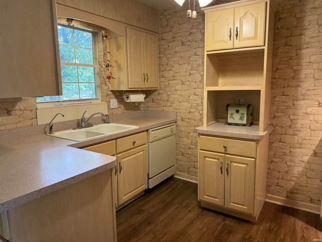 7344 Oakpark Drive, Newburgh, IN 47630