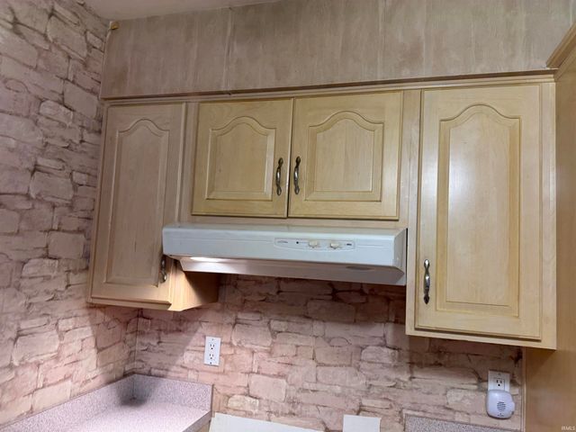 7344 Oakpark Drive, Newburgh, IN 47630