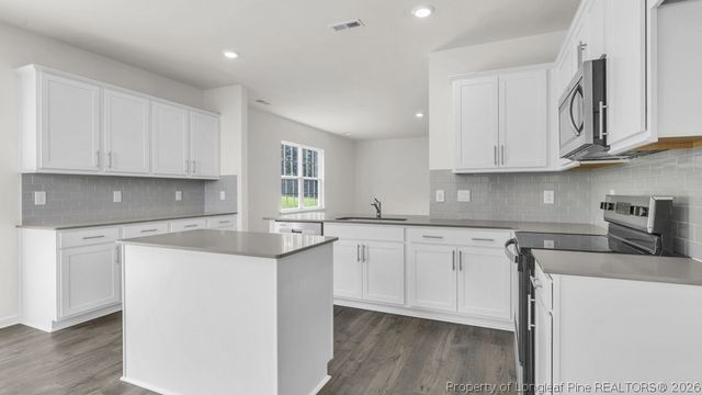 719 Lazy Elm Lane, Aberdeen, NC 28315