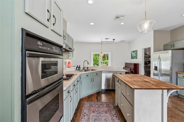 1925 MUSTANG COURT, St Cloud, FL 34771