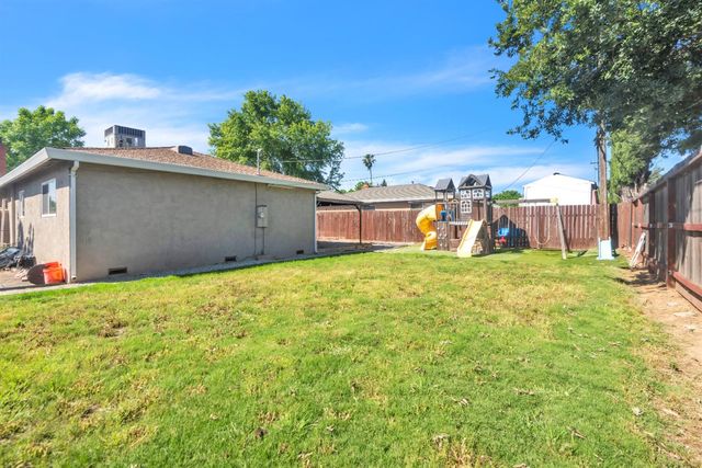 129 Withington Ave, Rio Linda, CA 95673