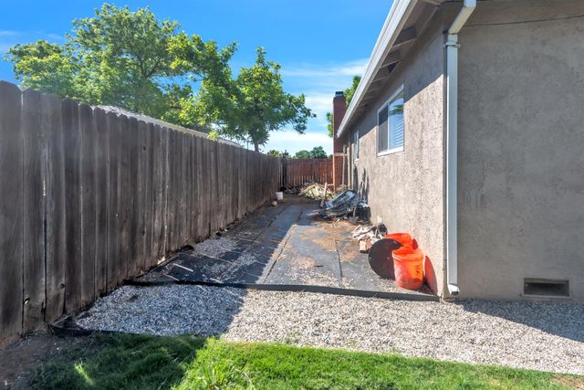 129 Withington Ave, Rio Linda, CA 95673