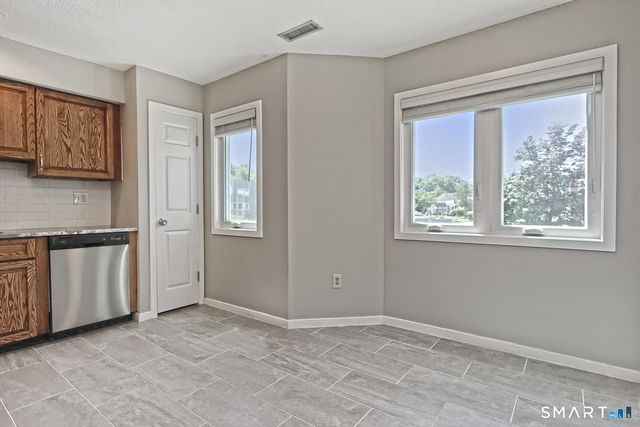 1412 Whitney Avenue H2, Hamden, CT 06517