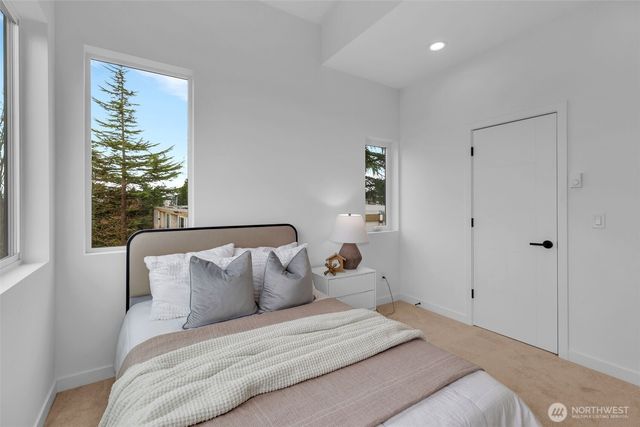 435 19th Avenue E, Seattle, WA 98112