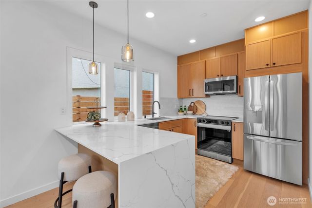 435 19th Avenue E, Seattle, WA 98112