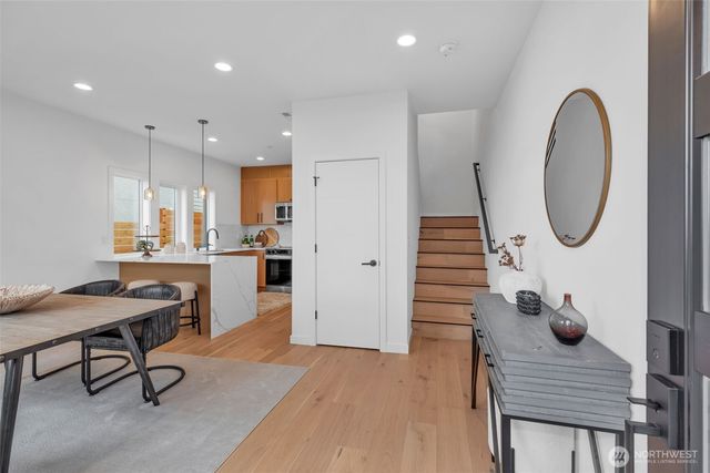 435 19th Avenue E, Seattle, WA 98112