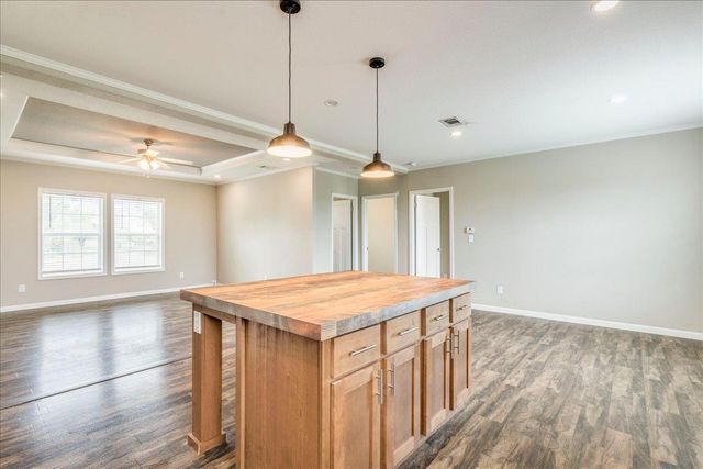 1098 Engelke RD, Buda, TX 78640