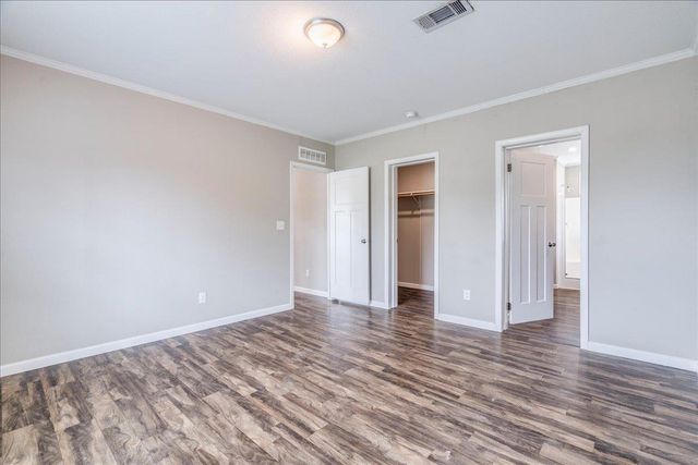 1098 Engelke RD, Buda, TX 78640