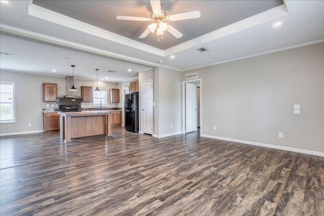 1098 Engelke RD, Buda, TX 78640