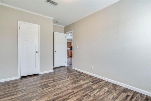 1098 Engelke RD, Buda, TX 78640