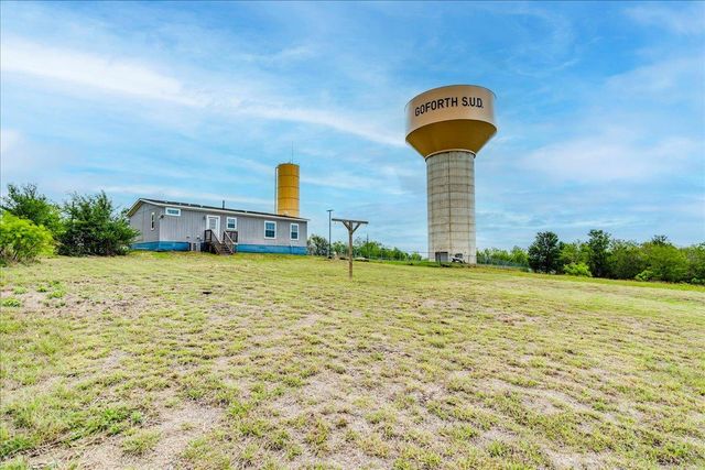 1098 Engelke RD, Buda, TX 78640
