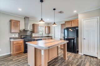 1098 Engelke RD, Buda, TX 78640