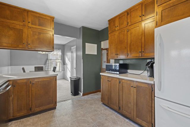 2111 HAMILTON STREET, Manitowoc, WI 54220