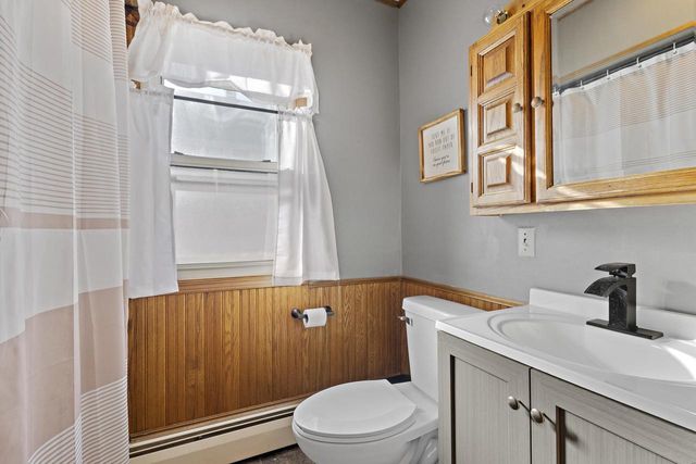 2111 HAMILTON STREET, Manitowoc, WI 54220