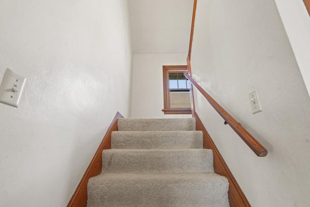 2111 HAMILTON STREET, Manitowoc, WI 54220