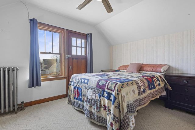 2111 HAMILTON STREET, Manitowoc, WI 54220