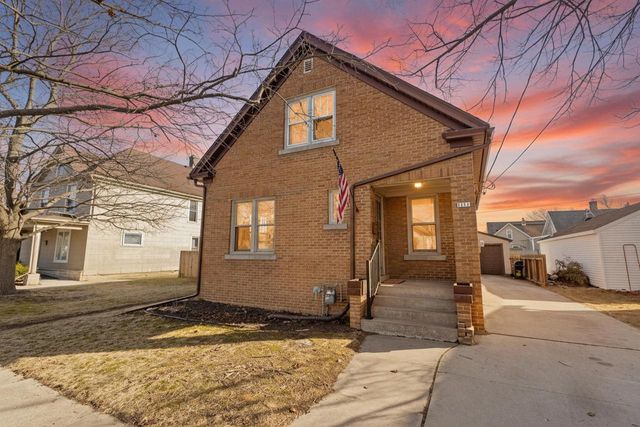 2111 HAMILTON STREET, Manitowoc, WI 54220