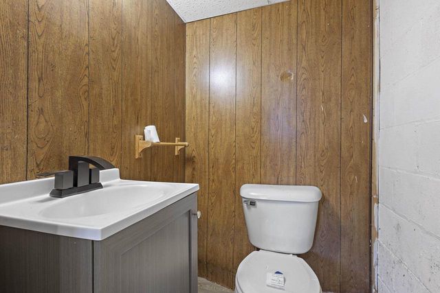 2111 HAMILTON STREET, Manitowoc, WI 54220