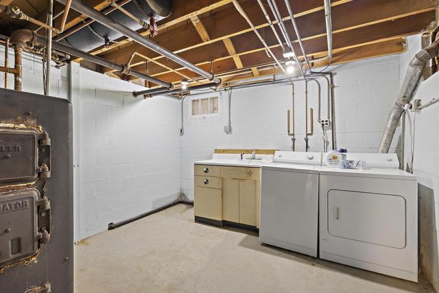 2111 HAMILTON STREET, Manitowoc, WI 54220