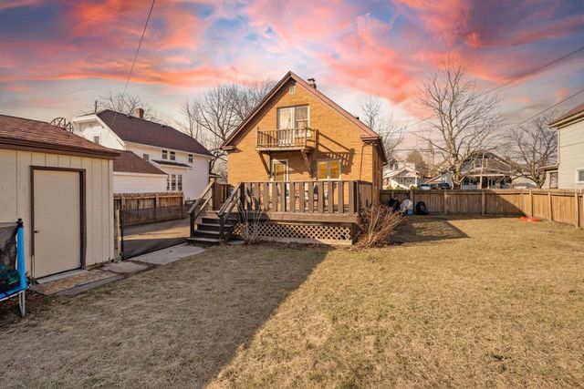 2111 HAMILTON STREET, Manitowoc, WI 54220