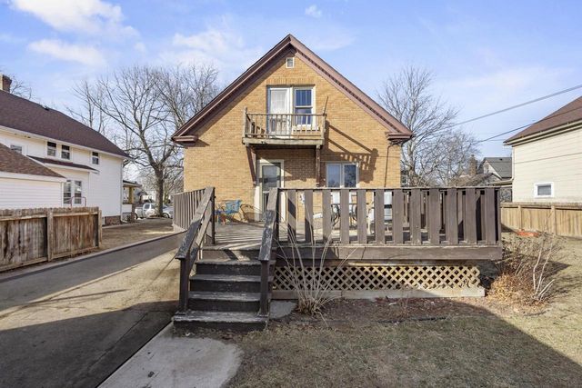 2111 HAMILTON STREET, Manitowoc, WI 54220