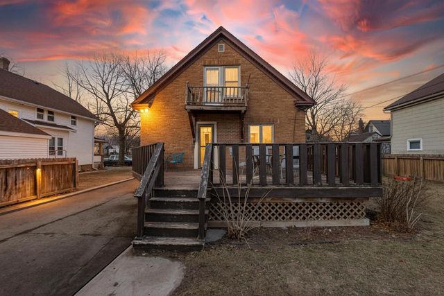 2111 HAMILTON STREET, Manitowoc, WI 54220