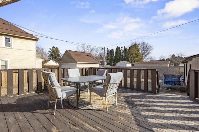 2111 HAMILTON STREET, Manitowoc, WI 54220