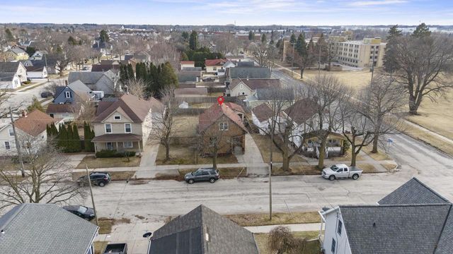 2111 HAMILTON STREET, Manitowoc, WI 54220