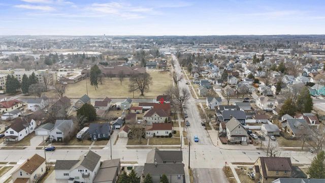 2111 HAMILTON STREET, Manitowoc, WI 54220