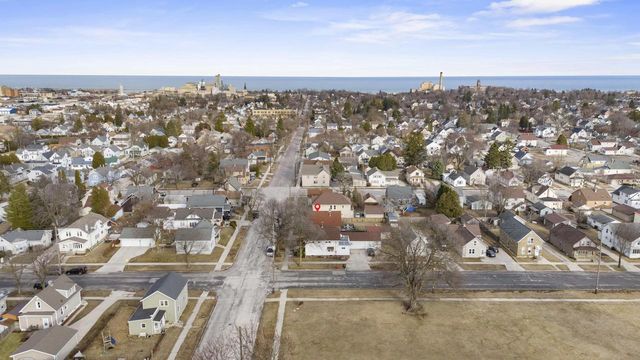 2111 HAMILTON STREET, Manitowoc, WI 54220