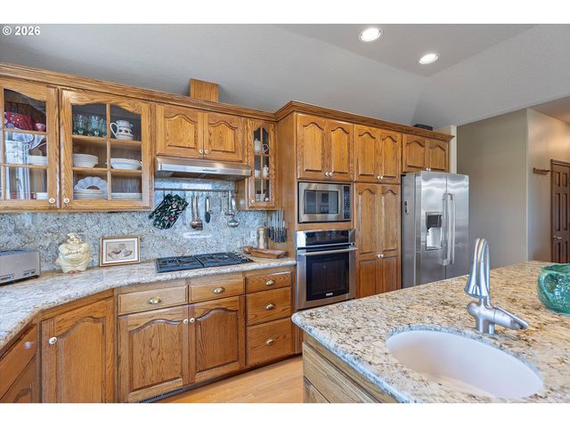 26993 S KINZY Rd, Estacada, OR 97023
