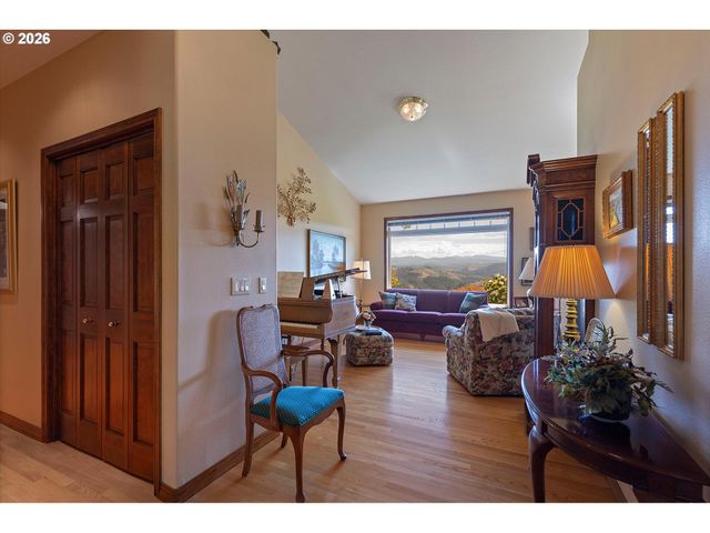 26993 S KINZY Rd, Estacada, OR 97023