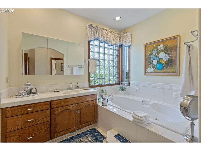 26993 S KINZY Rd, Estacada, OR 97023