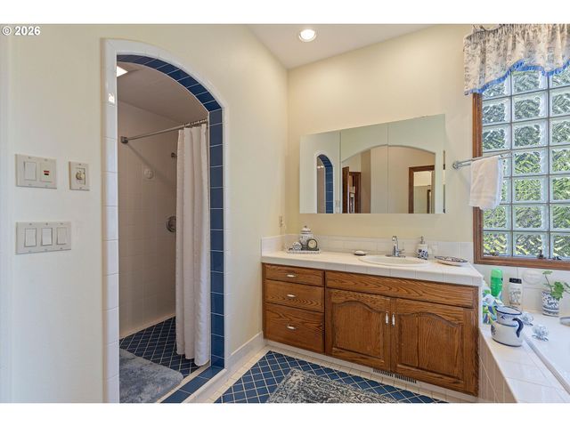 26993 S KINZY Rd, Estacada, OR 97023