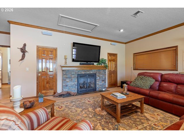 26993 S KINZY Rd, Estacada, OR 97023