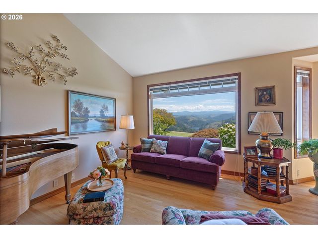 26993 S KINZY Rd, Estacada, OR 97023