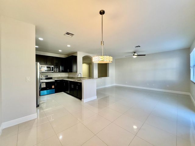 9623 Town Parc Circle S, Parkland, FL 33076