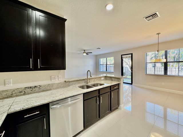 9623 Town Parc Circle S, Parkland, FL 33076