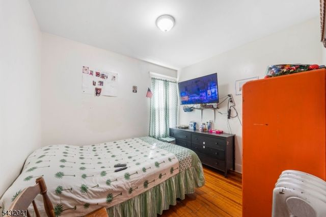 1039 Anna St, Elizabeth City, NJ 07201