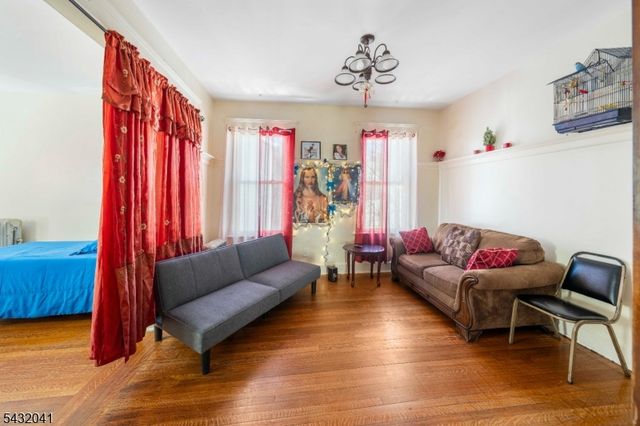1039 Anna St, Elizabeth City, NJ 07201