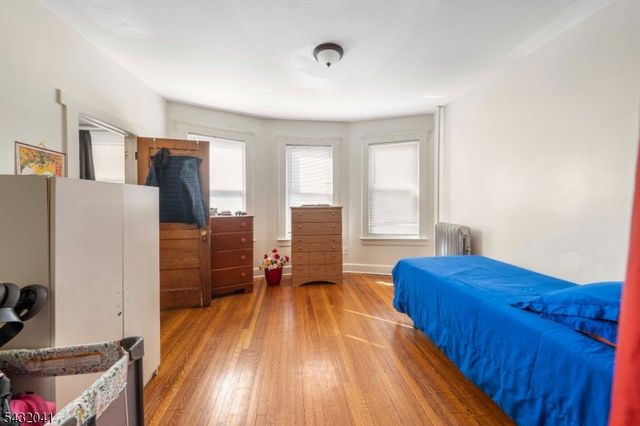 1039 Anna St, Elizabeth City, NJ 07201